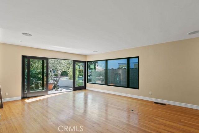 Detail Gallery Image 20 of 23 For 313 Larkspur, Corona Del Mar,  CA 92625 - 3 Beds | 2 Baths