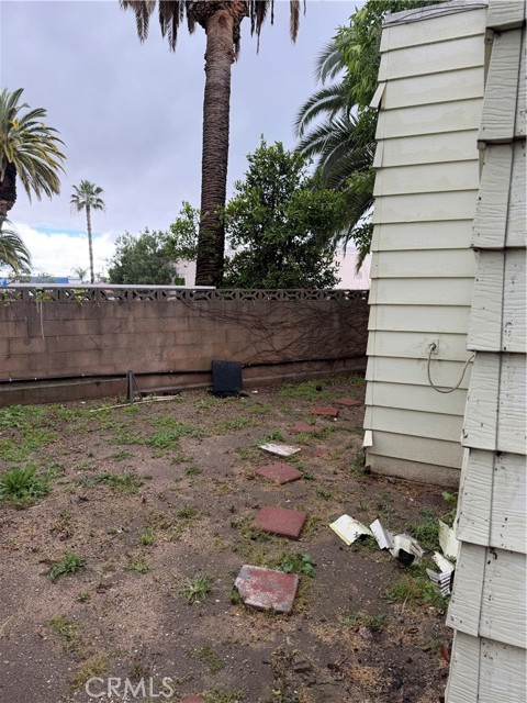 Detail Gallery Image 10 of 22 For 301 E Foothill #6,  Pomona,  CA 91767 - 2 Beds | 1 Baths