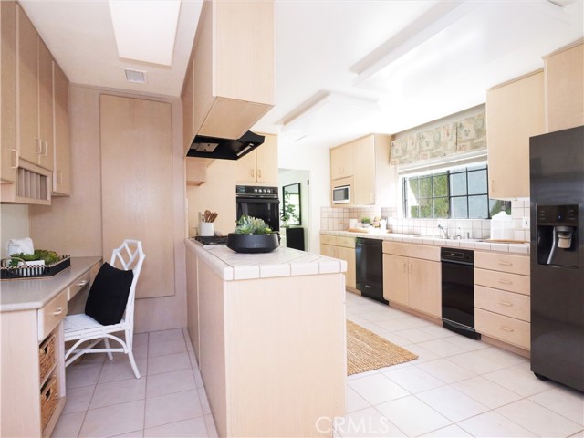 Detail Gallery Image 9 of 37 For 28070 Ella Dr, Rancho Palos Verdes,  CA 90275 - 4 Beds | 4 Baths