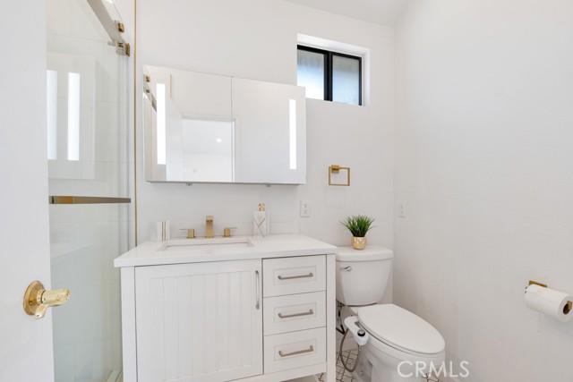 Detail Gallery Image 14 of 28 For 9635 Sepulveda Bld #1,  North Hills,  CA 91343 - 3 Beds | 2/1 Baths