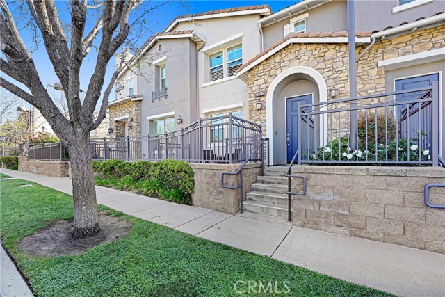 Detail Gallery Image 3 of 23 For 2234 Winifred #2,  Simi Valley,  CA 93063 - 3 Beds | 2/1 Baths