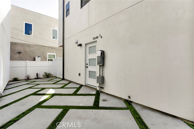 Detail Gallery Image 2 of 16 For 5654 1/2 Cartwright, North Hollywood,  CA 91601 - 1 Beds | 1 Baths