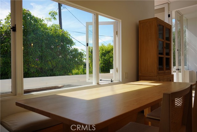 Detail Gallery Image 8 of 22 For 1035 Dyer Pl, Laguna Beach,  CA 92651 - 3 Beds | 2 Baths