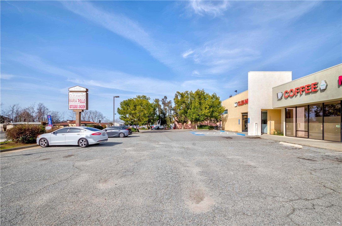 34112 County Line Road, Yucaipa, California 92399, ,Commercial Sale,For Sale,34112 County Line Road,CRPW24051865