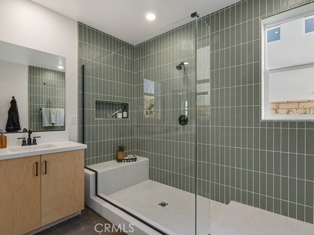 Detail Gallery Image 31 of 37 For 28904 Saddle Cir, Castaic,  CA 91384 - 3 Beds | 3 Baths
