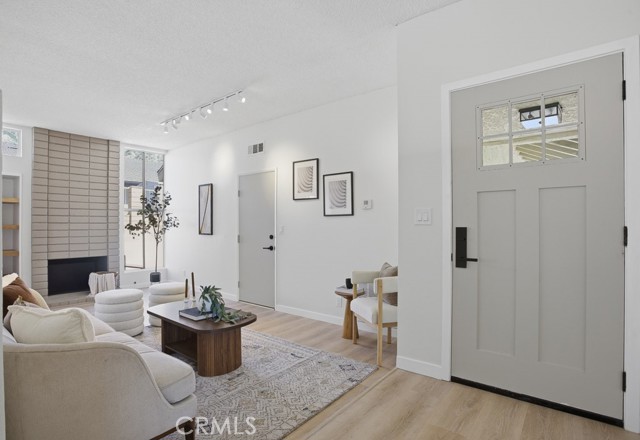 Detail Gallery Image 2 of 38 For 13513 Polk St, Sylmar,  CA 91342 - 3 Beds | 2 Baths