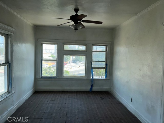 146 E 45th Street, Los Angeles CA: https://media.crmls.org/medias/16805d69-935b-4579-bf5a-ee023598743a.jpg