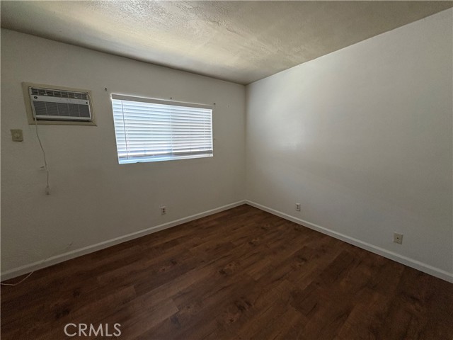 Detail Gallery Image 8 of 17 For 1123 Unit B E La Deney Ct, Ontario,  CA 91764 - 2 Beds | 1/1 Baths