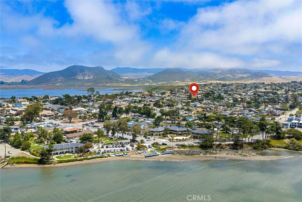 https://media.crmls.org/medias/16808309-e0ae-488b-bf5b-5056d819b877.jpg?preset=X-Large