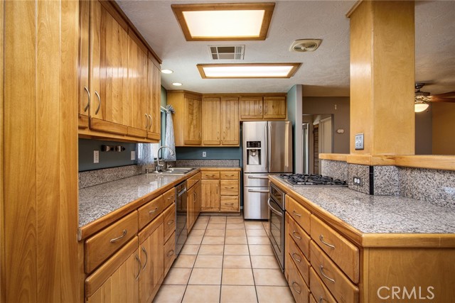 Detail Gallery Image 12 of 37 For 49624 Park Ave, Morongo Valley,  CA 92256 - 3 Beds | 2 Baths