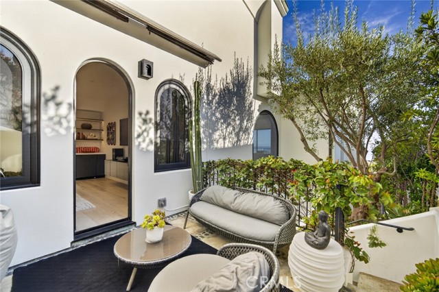 922 EMERALD BAY, Laguna Beach CA: https://media.crmls.org/medias/168178c3-6ee2-4939-9137-0c9760e7c2bb.jpg