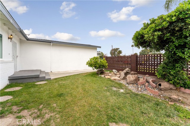 2106 W Judith Lane, Anaheim CA: https://media.crmls.org/medias/168188ba-7497-4899-8b9d-3851ce47b823.jpg