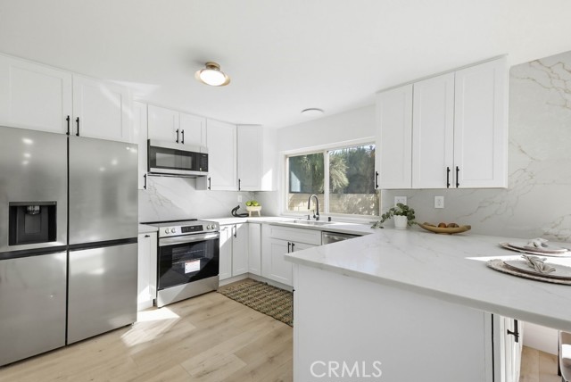 Detail Gallery Image 18 of 48 For 2228 E Nyon Ave, Anaheim,  CA 92806 - 5 Beds | 2/1 Baths