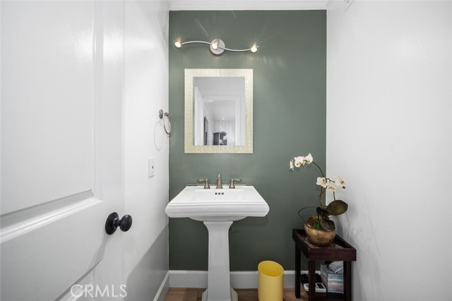 Detail Gallery Image 14 of 37 For 20326 Gardenia Dr, Huntington Beach,  CA 92646 - 3 Beds | 2/1 Baths