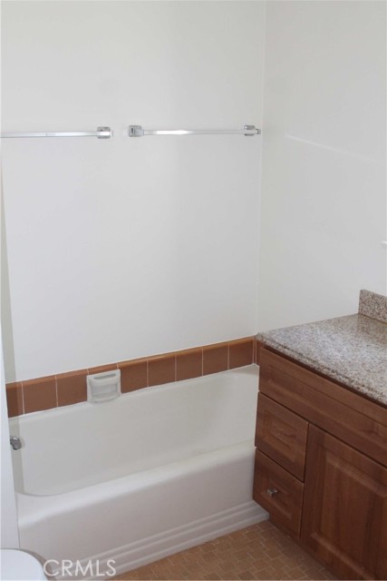 427 S Mariposa Street, Burbank CA: https://media.crmls.org/medias/16852aa3-2ef3-430d-a47c-cf105b2f6358.jpg