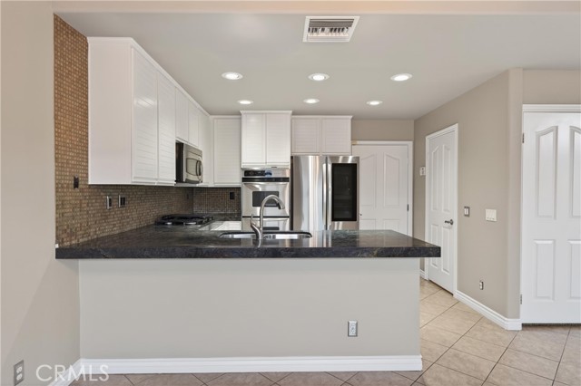 Detail Gallery Image 16 of 47 For 152 Terraza Ct, Costa Mesa,  CA 92627 - 3 Beds | 2/1 Baths