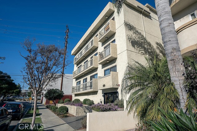Image 3 for 1818 Glendon Ave #203, Los Angeles, CA 90025