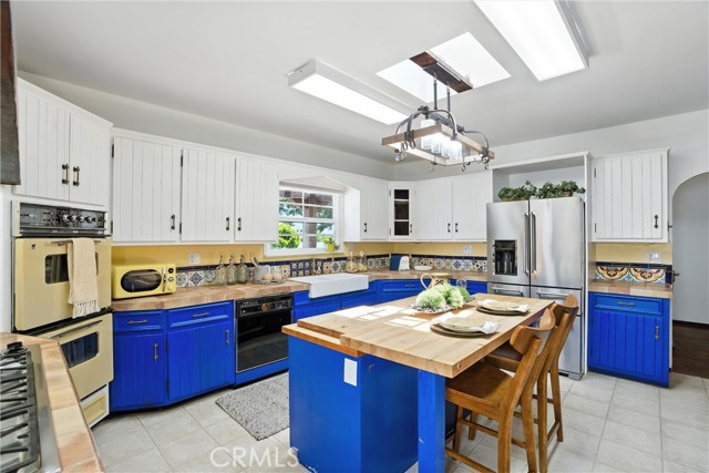 1215 S Patton Avenue, San Pedro CA: https://media.crmls.org/medias/168743cc-b62f-48ab-b385-fc621db086b1.jpg
