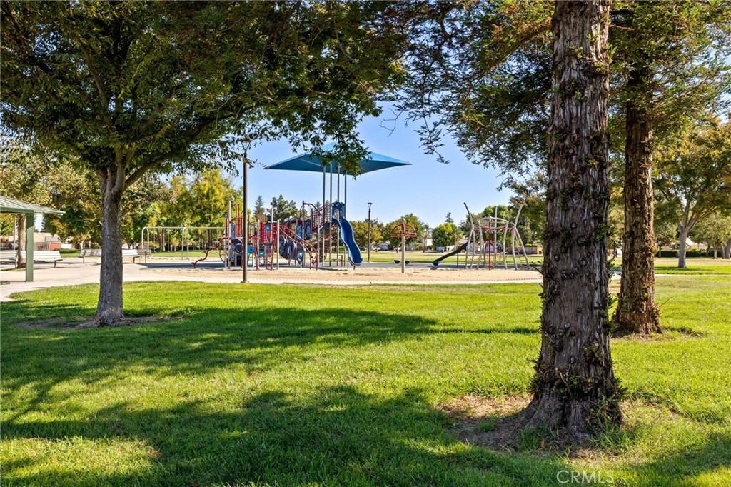 https://media.crmls.org/medias/1688adc0-547b-4478-8837-0fb7946d4983.jpg?preset=X-Large