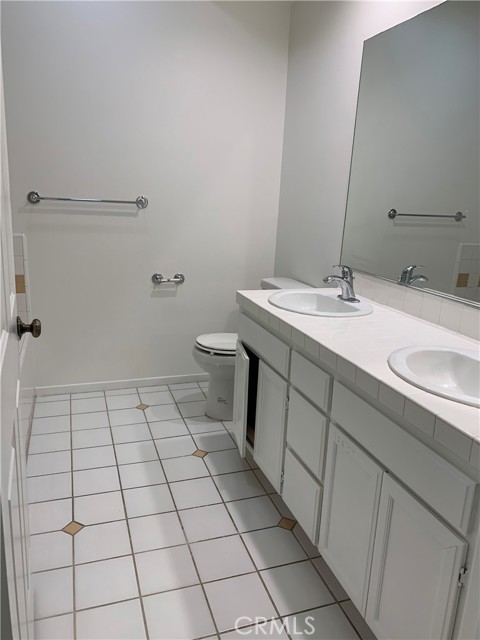 Detail Gallery Image 7 of 18 For 10790 Rose Ave #109,  Los Angeles,  CA 90034 - 2 Beds | 2/1 Baths