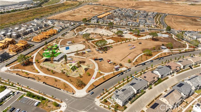 129 Great Park Blvd, Irvine CA: https://media.crmls.org/medias/1688ee1a-49f2-45dc-ae6c-218696f4b880.jpg