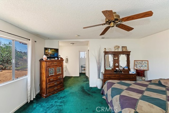 20061 Lounsberry Road, Perris CA: https://media.crmls.org/medias/16890725-9b2b-4f0b-8252-018a60e6b1f1.jpg