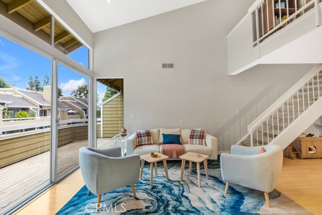 Photo #6: PV22218428 Listing 
