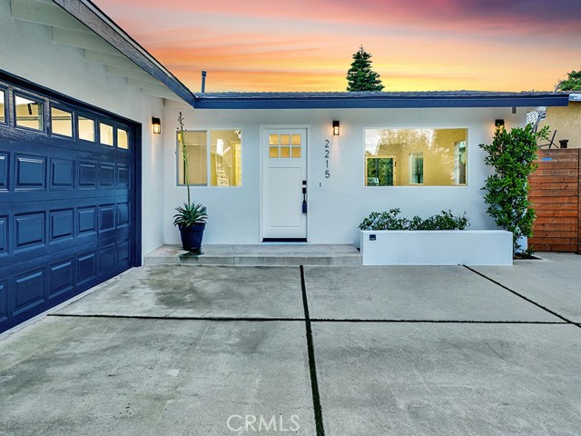Detail Gallery Image 2 of 32 For 2215 Avalon St, Costa Mesa,  CA 92627 - 3 Beds | 2 Baths