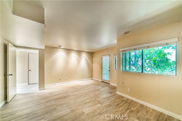 Detail Gallery Image 22 of 33 For 13236 Valleyheart #102,  Studio City,  CA 91604 - 2 Beds | 3 Baths