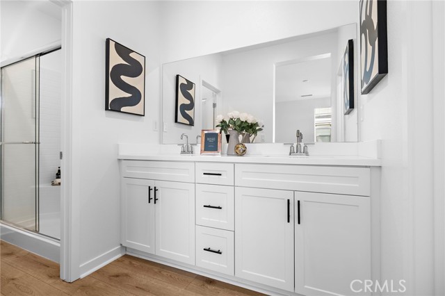 944 N Divino Privado, Ontario CA: https://media.crmls.org/medias/168b63e3-86bd-42fe-a264-97ff0d20c806.jpg