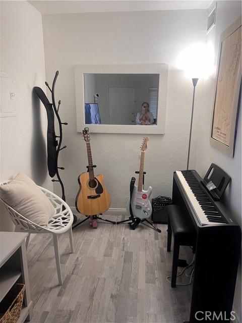 Detail Gallery Image 3 of 15 For 611 S La Veta Park #127,  Orange,  CA 92868 - 1 Beds | 1 Baths