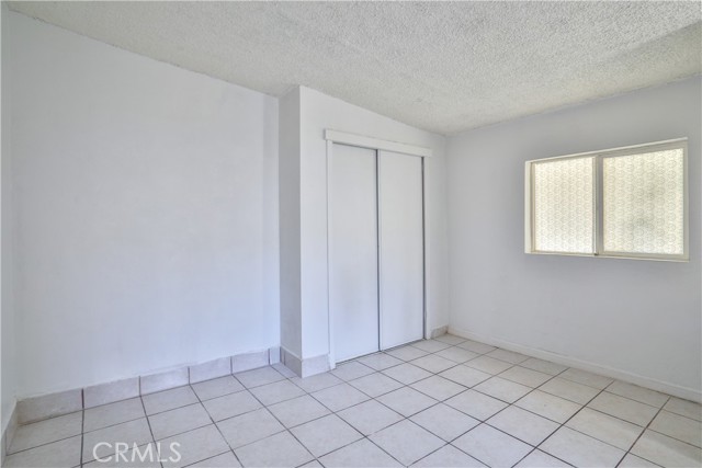 5787 Warren Street, Riverside CA: https://media.crmls.org/medias/168da59f-c6a9-4646-a60b-55d0b2b39697.jpg