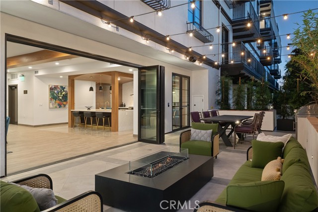 Detail Gallery Image 21 of 34 For 1333 S Orange Grove Ave #304,  Los Angeles,  CA 90019 - 2 Beds | 2 Baths