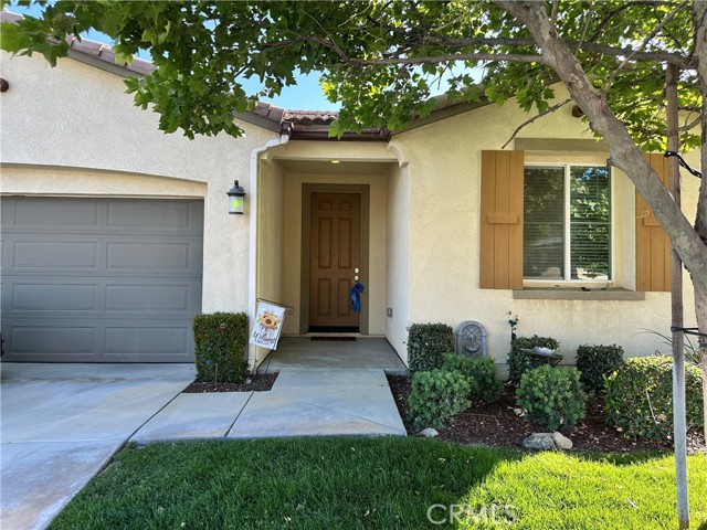 3978 Scarlet Oak Court, San Bernardino CA: https://media.crmls.org/medias/168e1b92-88ae-4406-868a-c97d1f32db18.jpg