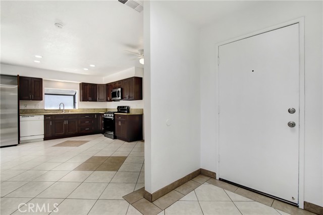 24409 Dunlavy Court, Moreno Valley CA: https://media.crmls.org/medias/168efb8e-443a-48f6-8ffc-b85d862c3d9c.jpg