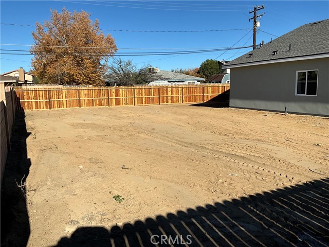 Detail Gallery Image 4 of 24 For 10401 N Loop Bld, California City,  CA 93505 - 4 Beds | 2/1 Baths