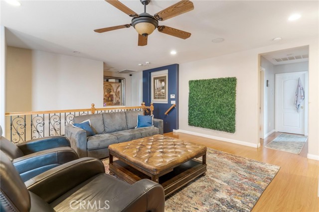 7681 Stonegate Drive, Eastvale CA: https://media.crmls.org/medias/16902e88-6f3f-482b-8f10-d5ffe1eca88e.jpg