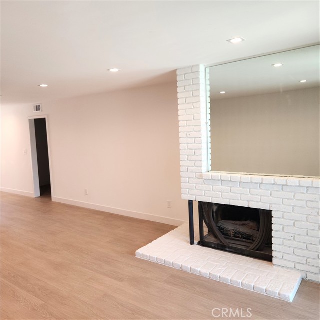 Detail Gallery Image 11 of 22 For 900 Cedar St #107,  El Segundo,  CA 90245 - 2 Beds | 2 Baths