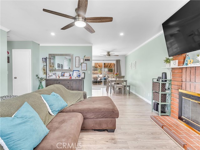 Detail Gallery Image 5 of 26 For 29351 Abelia Rd, Canyon Country,  CA 91387 - 3 Beds | 2 Baths