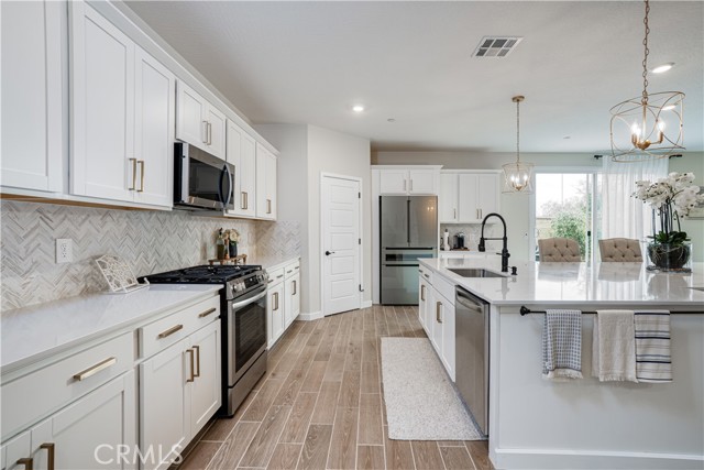 Detail Gallery Image 22 of 32 For 1093 Traverse Dr, Madera,  CA 93636 - 4 Beds | 3/1 Baths