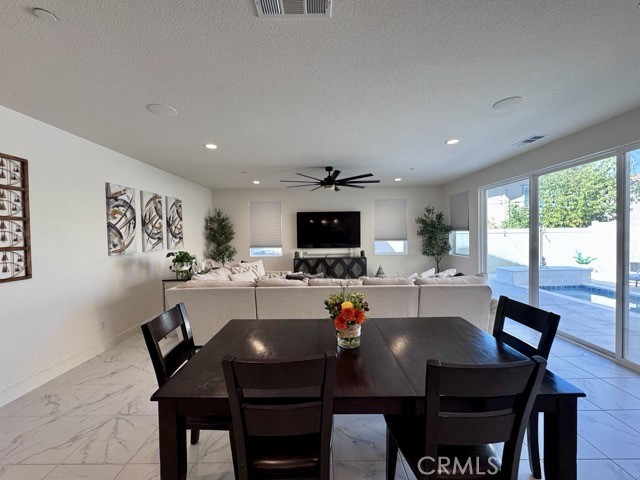 38572 Rosegate Place, Murrieta CA: https://media.crmls.org/medias/1691083a-0f32-4aaf-8e83-edff20e42e7f.jpg
