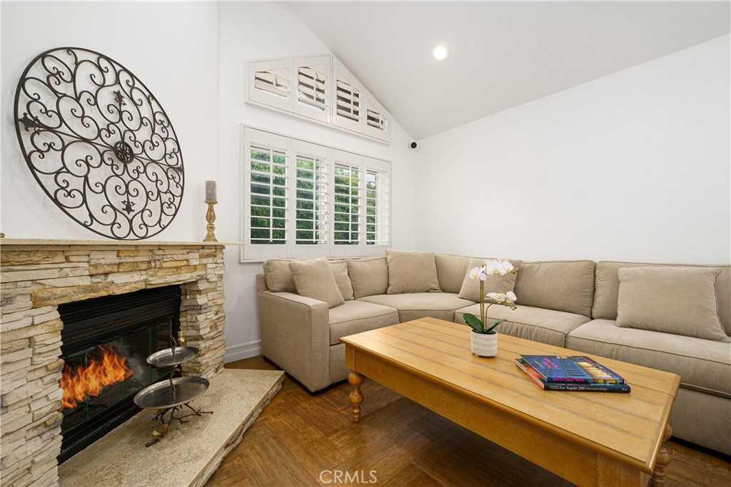 MLS #OC25233246 image #5