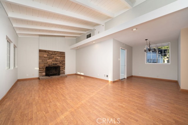 Detail Gallery Image 4 of 23 For 14509 Greenworth Dr, La Mirada,  CA 90638 - 3 Beds | 2 Baths