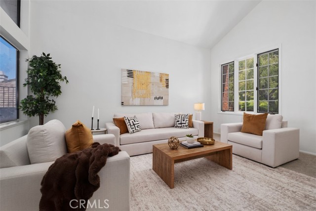 22571 Labrusca, Mission Viejo CA: https://media.crmls.org/medias/16924cb2-d7ec-4108-afb1-2cec921869e7.jpg