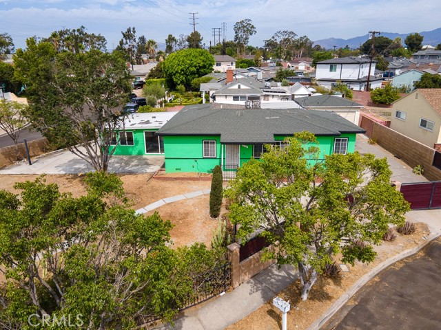 Detail Gallery Image 1 of 36 For 12561 Willard St, North Hollywood,  CA 91605 - 4 Beds | 2 Baths