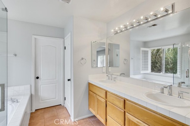Detail Gallery Image 19 of 27 For 466 Fallbrook Ave, Newbury Park,  CA 91320 - 4 Beds | 2/1 Baths