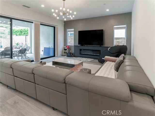 Detail Gallery Image 11 of 43 For 20725 W Liana Ct, Porter Ranch,  CA 91326 - 5 Beds | 5/1 Baths