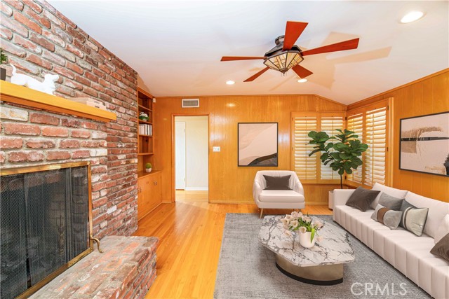 15142 Tuba Street, Mission Hills (San Fernando) CA: https://media.crmls.org/medias/16938abb-769c-4916-bb4a-8543e6be42d5.jpg