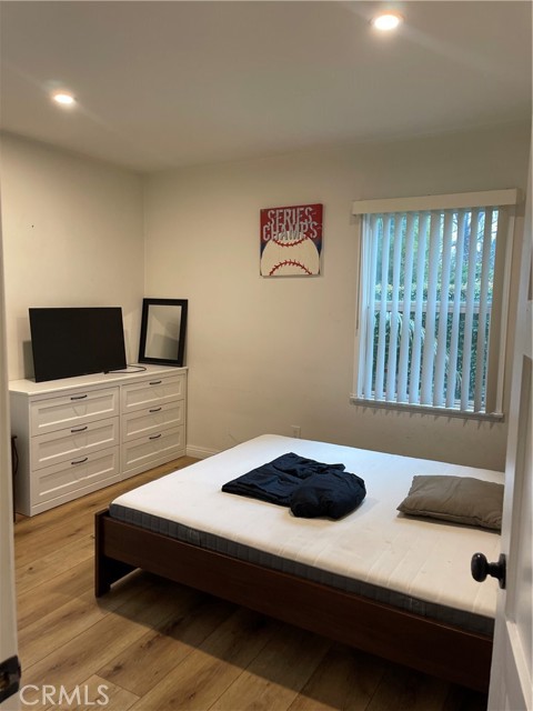6529 Aura Avenue, Reseda CA: https://media.crmls.org/medias/1693c86d-3061-42e7-b88a-6d3b06e0f0d8.jpg