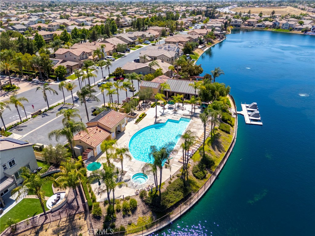 https://media.crmls.org/medias/16944a56-654b-4869-944b-375be13aed38.jpg?preset=X-Large